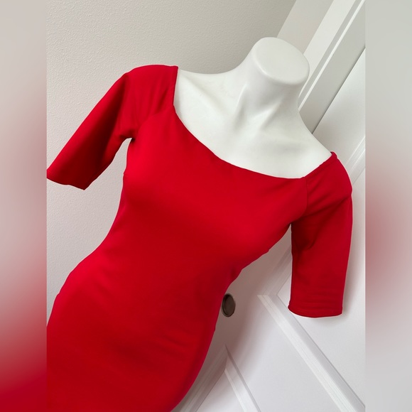 Red Bodycon Dress! Light form flattering knit ponty stretch…Zip back 🔥❤️ Bello - Picture 3 of 4